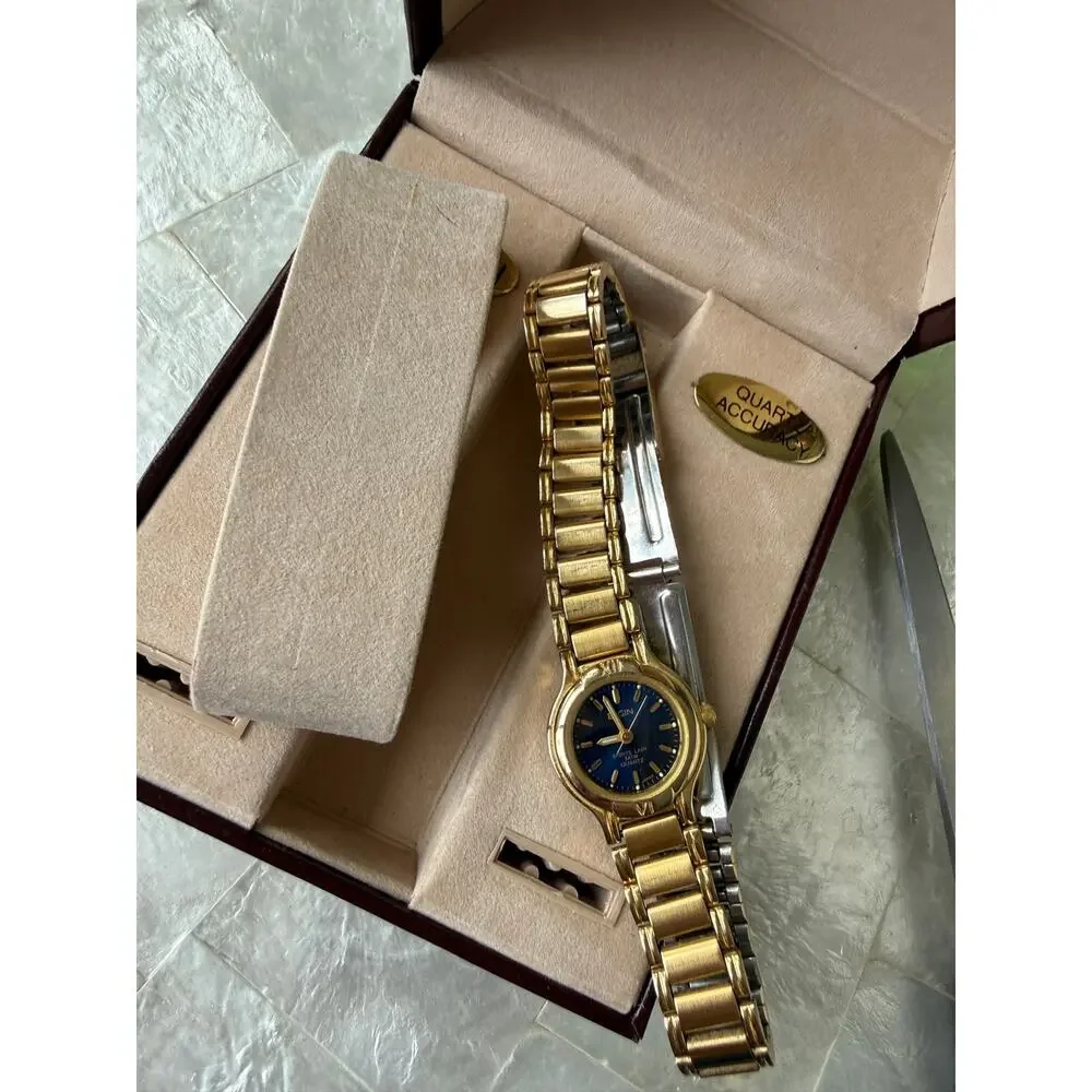 Elgin Women’s Gold Tone Wrist Watch Blue Face EUC